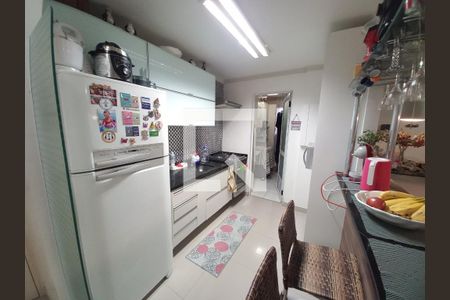 Cozinha de apartamento para alugar com 3 quartos, 86m² em Centro, São Vicente