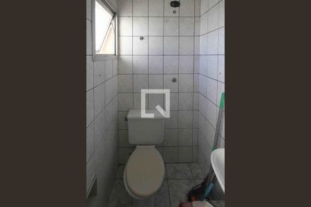 Banheiro de Serviço de apartamento à venda com 3 quartos, 147m² em Parque Tomas Saraiva, São Paulo