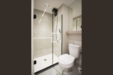 Banheiro de kitnet/studio para alugar com 1 quarto, 25m² em Vila Olímpia, São Paulo