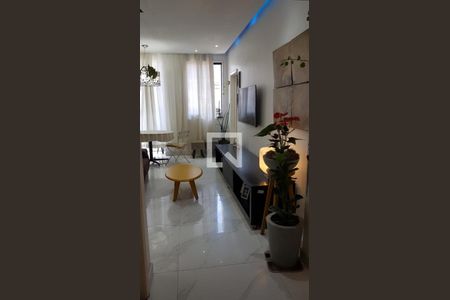 Sala de casa de condomínio à venda com 5 quartos, 170m² em São Cristóvão, Rio de Janeiro