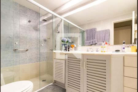 Banheiro da suíte de apartamento à venda com 4 quartos, 178m² em Gávea, Rio de Janeiro