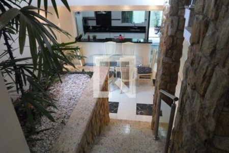 Casa à venda com 3 quartos, 125m² em Bangú, Santo André