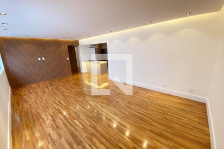 Sala de apartamento à venda com 3 quartos, 180m² em Cerqueira César, São Paulo