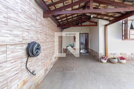 Garagem de casa à venda com 4 quartos, 208m² em Itapoã, Belo Horizonte