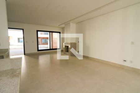 Sala de casa de condomínio à venda com 3 quartos, 216m² em Ipanema, Porto Alegre