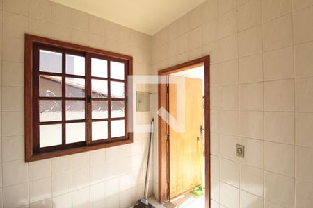 Cozinha de casa para alugar com 2 quartos, 103m² em Floramar, Belo Horizonte