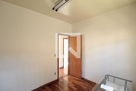 Quarto 1 de casa para alugar com 2 quartos, 103m² em Floramar, Belo Horizonte