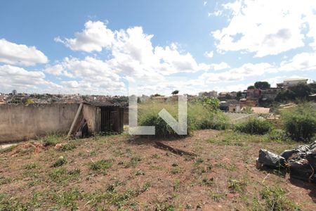 Quintal de casa para alugar com 2 quartos, 103m² em Floramar, Belo Horizonte