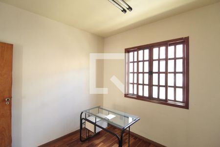 Quarto 1 de casa para alugar com 2 quartos, 103m² em Floramar, Belo Horizonte
