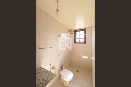 Banheiro Social de casa para alugar com 2 quartos, 103m² em Floramar, Belo Horizonte