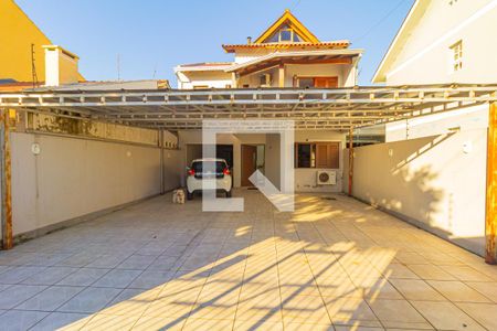 Fachada de casa à venda com 3 quartos, 220m² em Harmonia, Canoas
