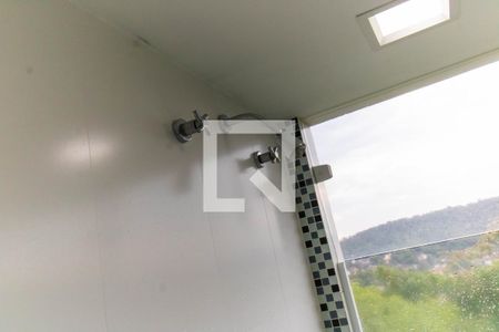 Banheiro da Suíte de casa de condomínio para alugar com 5 quartos, 400m² em Muriqui, Niterói
