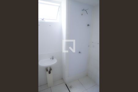 Banheiro de apartamento para alugar com 2 quartos, 44m² em Parque Xangri-lá, Contagem