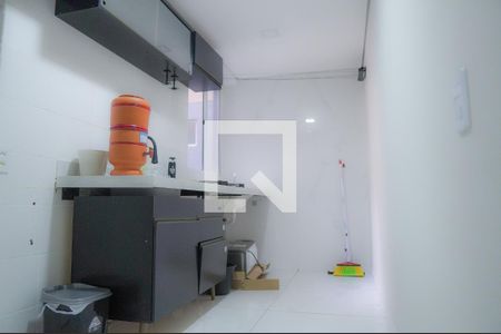 Cozinha de apartamento para alugar com 2 quartos, 44m² em Parque Xangri-lá, Contagem