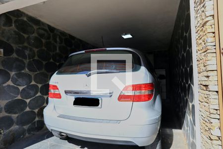 Garagem de casa à venda com 4 quartos, 400m² em Sagrada Família, Belo Horizonte