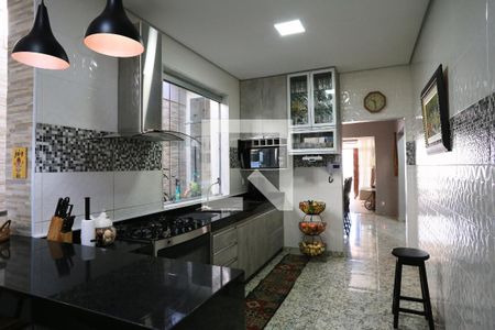 Cozinha de casa à venda com 4 quartos, 400m² em Sagrada Família, Belo Horizonte