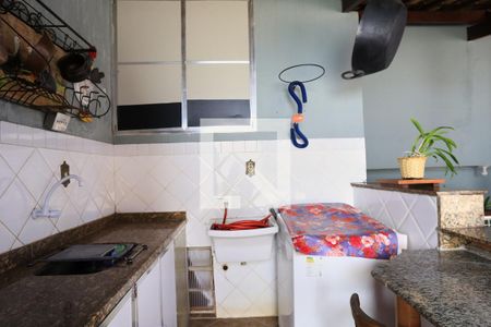 Área de Serviço de casa à venda com 4 quartos, 400m² em Sagrada Família, Belo Horizonte
