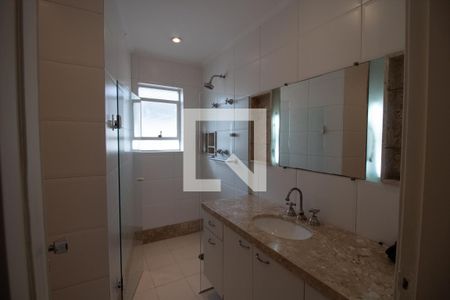 Banheiro Social de casa para alugar com 4 quartos, 600m² em Jardim Guedala, São Paulo