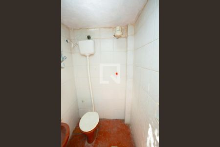 Banheiro de Serviço de casa à venda com 2 quartos, 100m² em Marechal Rondon, Canoas