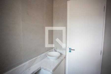 Banheiro de kitnet/studio para alugar com 0 quarto, 24m² em Santana, São Paulo
