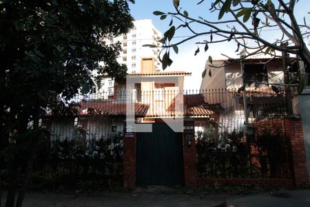 Fachada de casa para alugar com 4 quartos, 240m² em Bela Vista, Porto Alegre
