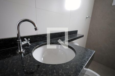 Banheiro da Suíte de apartamento à venda com 2 quartos, 52m² em Vila Eldizia, Santo André