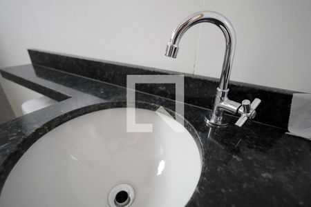 Banheiro da Suíte de apartamento à venda com 2 quartos, 50m² em Vila Eldizia, Santo André