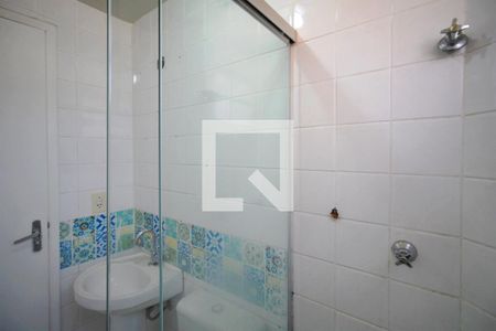 Banheiro de apartamento para alugar com 2 quartos, 58m² em Sagrada Família, Belo Horizonte