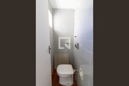 Banheiro de Serviço de apartamento à venda com 3 quartos, 77m² em Centro, Campinas