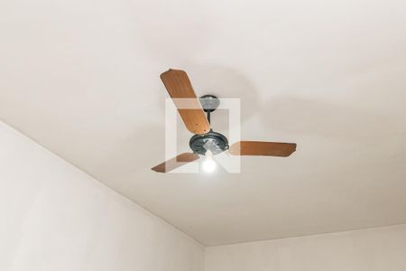 Quarto 1 de casa para alugar com 2 quartos, 200m² em Irajá, Rio de Janeiro