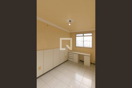 Quarto 1 de apartamento para alugar com 2 quartos, 60m² em São Pedro (venda Nova), Belo Horizonte