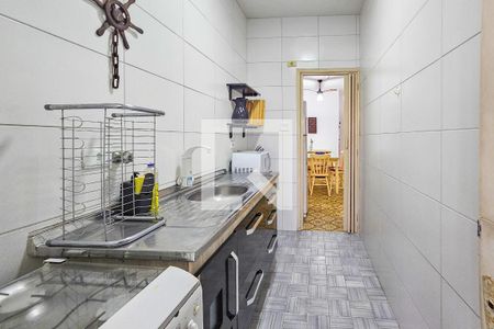 Cozinha de apartamento para alugar com 2 quartos, 74m² em Jardim Belmar, Guarujá
