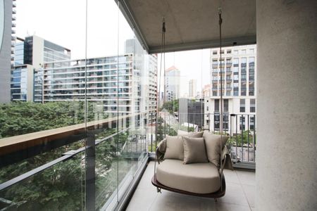 Varanda de apartamento à venda com 1 quarto, 63m² em Vila Nova Conceição, São Paulo