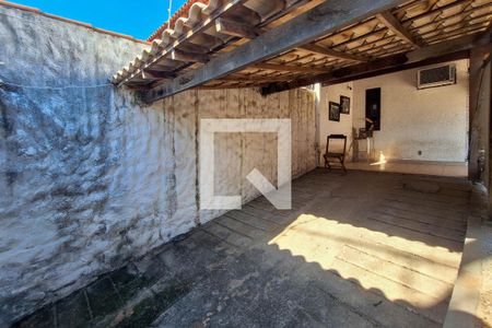 Garagem de casa à venda com 2 quartos, 396m² em Piratininga, Niterói