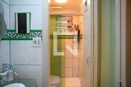 Banheiro de apartamento à venda com 2 quartos, 55m² em Jardim Maria Estela, São Paulo