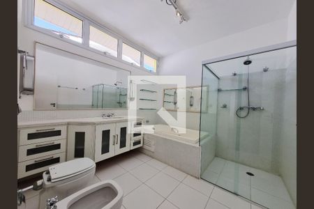 Banheiro da Suíte 1 de casa de condomínio à venda com 4 quartos, 754m² em Morumbi, São Paulo