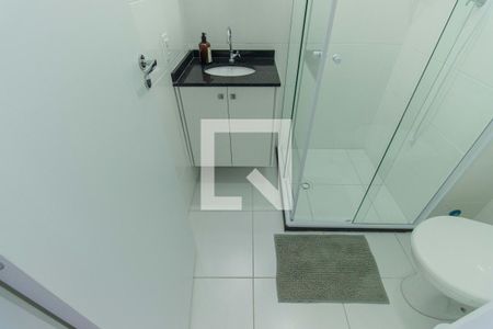 Banheiro de kitnet/studio para alugar com 1 quarto, 27m² em Vila Dom Pedro I, São Paulo
