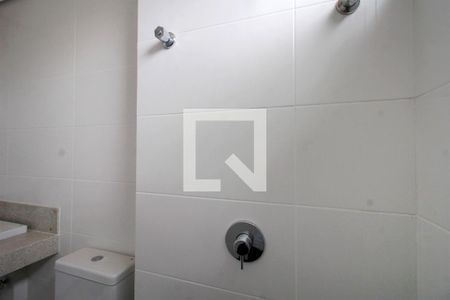 Banheiro de apartamento à venda com 3 quartos, 82m² em Renascença, Belo Horizonte