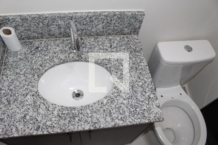 Banheiro de kitnet/studio para alugar com 1 quarto, 32m² em Consolação, São Paulo