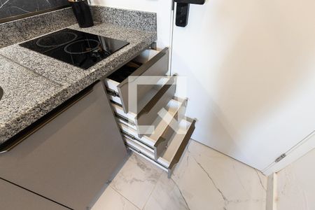 Cozinha de kitnet/studio para alugar com 1 quarto, 23m² em Barra Funda, São Paulo