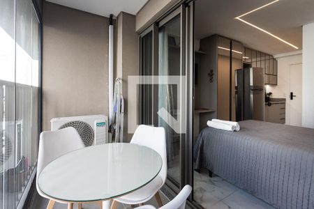 Varanda de kitnet/studio para alugar com 1 quarto, 23m² em Barra Funda, São Paulo