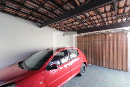 Garagem de casa à venda com 3 quartos, 140m² em Rio Branco, Belo Horizonte