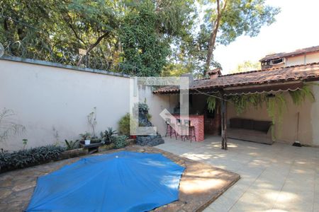 Piscina de casa à venda com 3 quartos, 140m² em Rio Branco, Belo Horizonte
