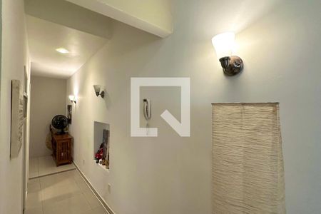 Corredor de apartamento para alugar com 2 quartos, 90m² em Copacabana, Rio de Janeiro