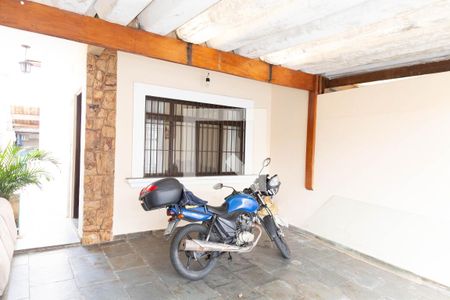 Garagem de casa à venda com 3 quartos, 150m² em Jardim Santa Mena, Guarulhos