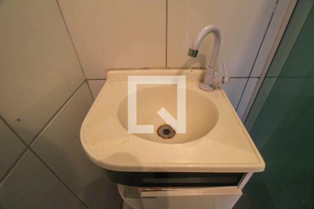 Banheiro de kitnet/studio para alugar com 1 quarto, 40m² em Jardim Angela (zona Leste), São Paulo