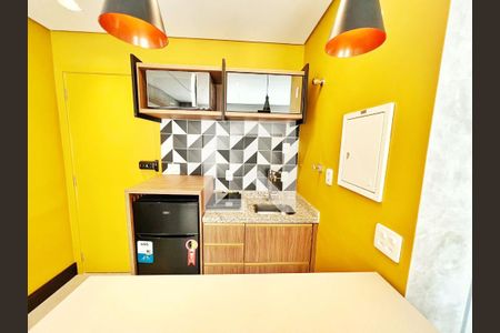 Cozinha de kitnet/studio à venda com 1 quarto, 28m² em Aclimação, São Paulo
