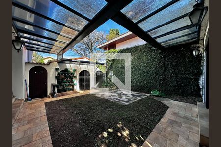 Quintal de casa à venda com 3 quartos, 289m² em Granja Julieta, São Paulo