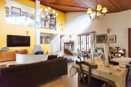 Sala de casa de condomínio à venda com 3 quartos, 263m² em Brumadinho, Brumadinho
