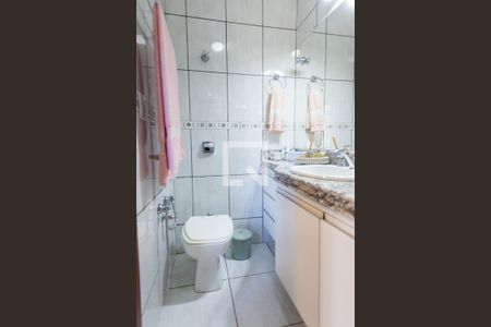 Banheiro da Suíte de casa de condomínio à venda com 3 quartos, 263m² em Brumadinho, Brumadinho